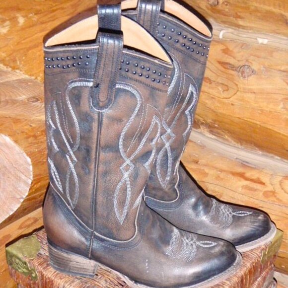 Freebird EUC Zion Black Western Stitch Studded Side Zip Almond Toe Boots size 9 - Picture 1 of 9